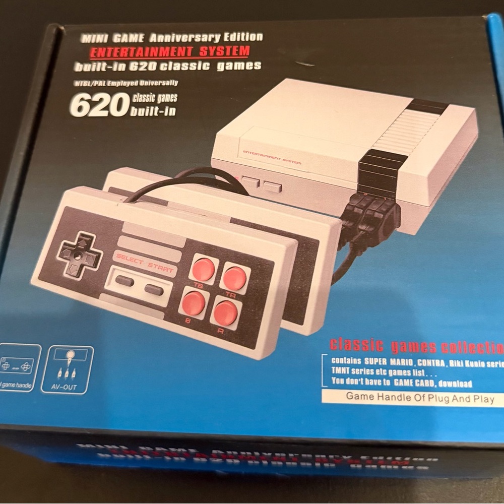 Classic Retro Gaming Console with 620 Built-in Games - White and Black